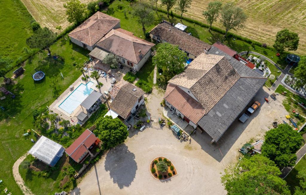 Agréable Chambre privative avec piscine et jacuzzi. Septfonds Exterior foto